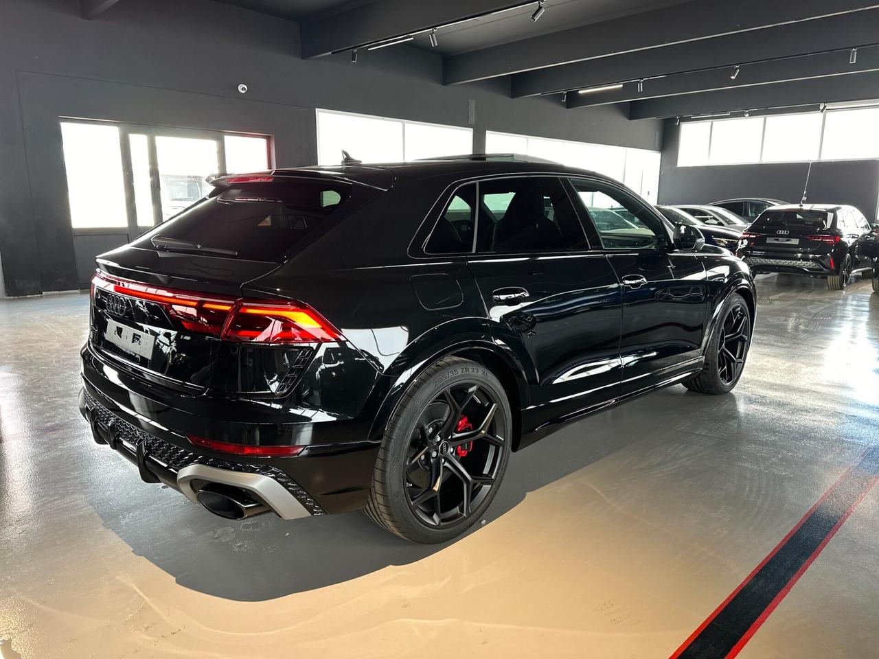 Audi RS Q8 4.0mhev 48V performance 640cv listino Audi 203.725 CARBO-CERAMIC