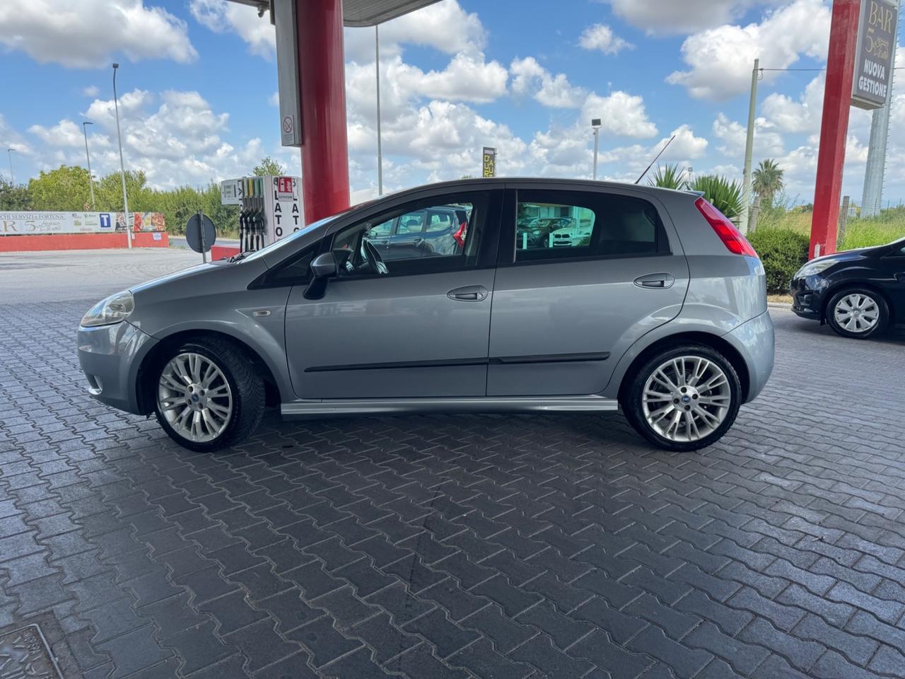 Fiat Grande Punto 1.4 Starjet 16V 5 porte Sport