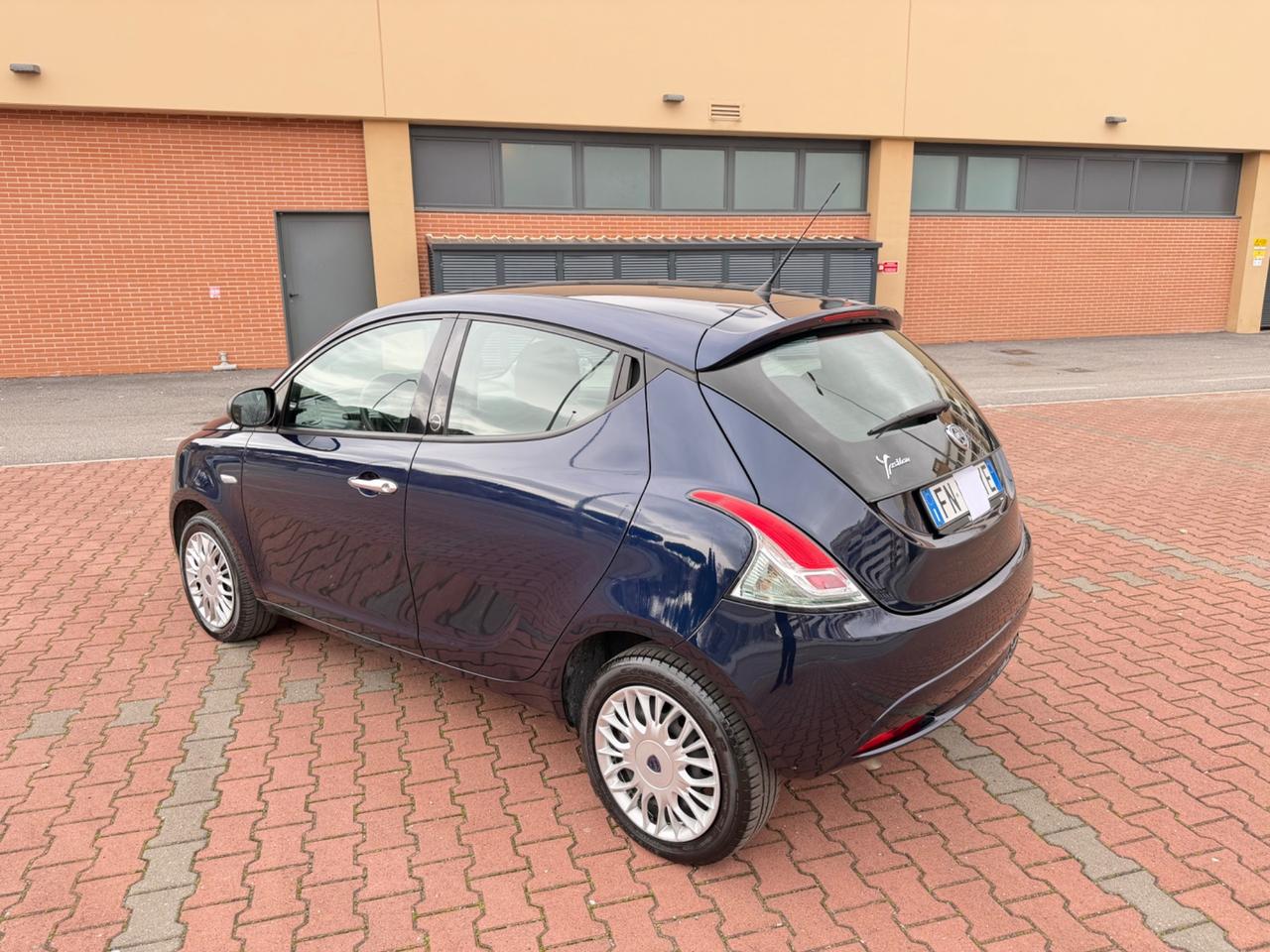 Lancia Ypsilon 1.2 GPL Ecochic Silver