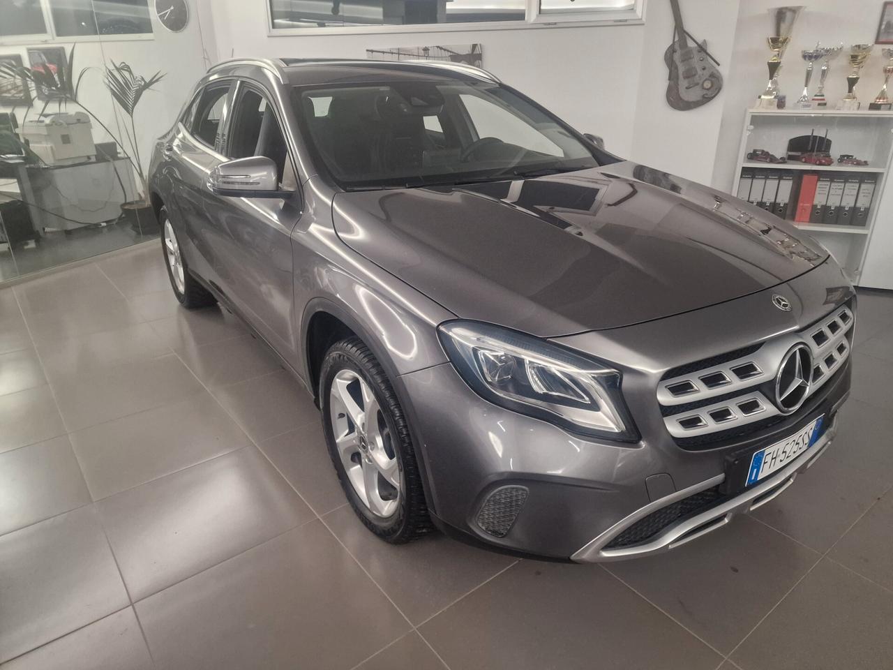 Mercedes-benz GLA 180 d Premium