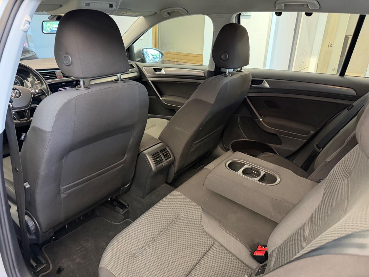 Golf Variant 1.6 TDI 115 CV DSG Executive BlueMotion Tech.