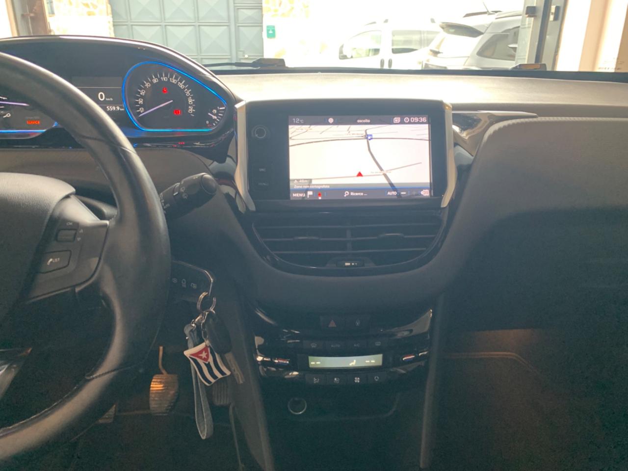 Peugeot 2008 BlueHDi 100 Allure