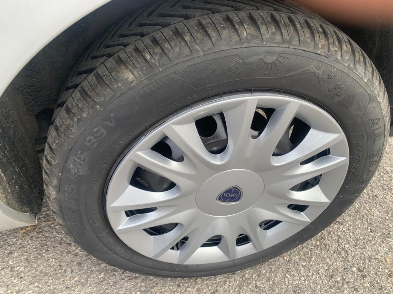 Lancia Ypsilon 1.2 Argento