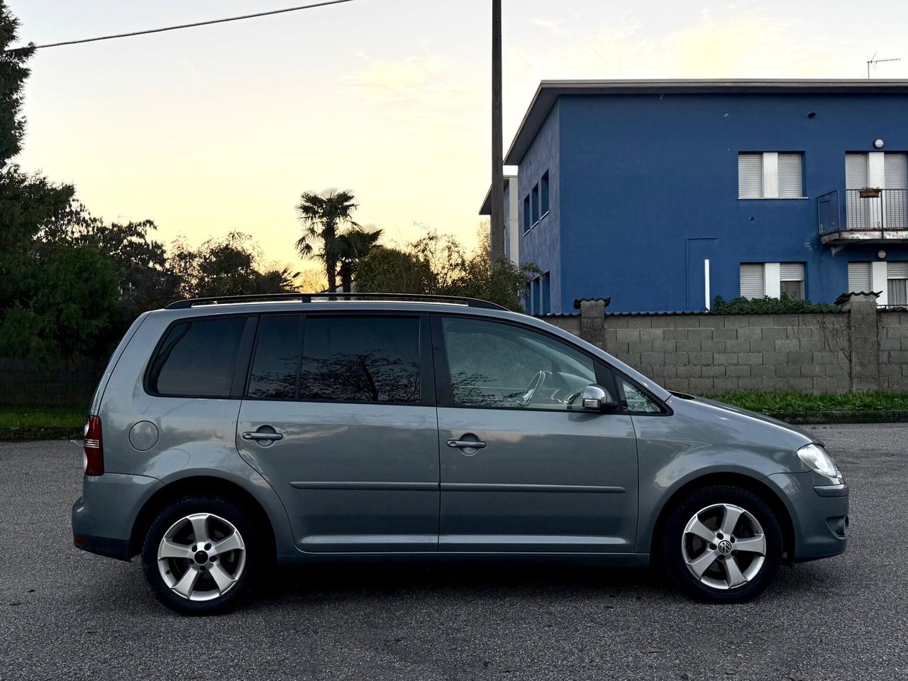 Volkswagen Touran 1.6 Conceptline