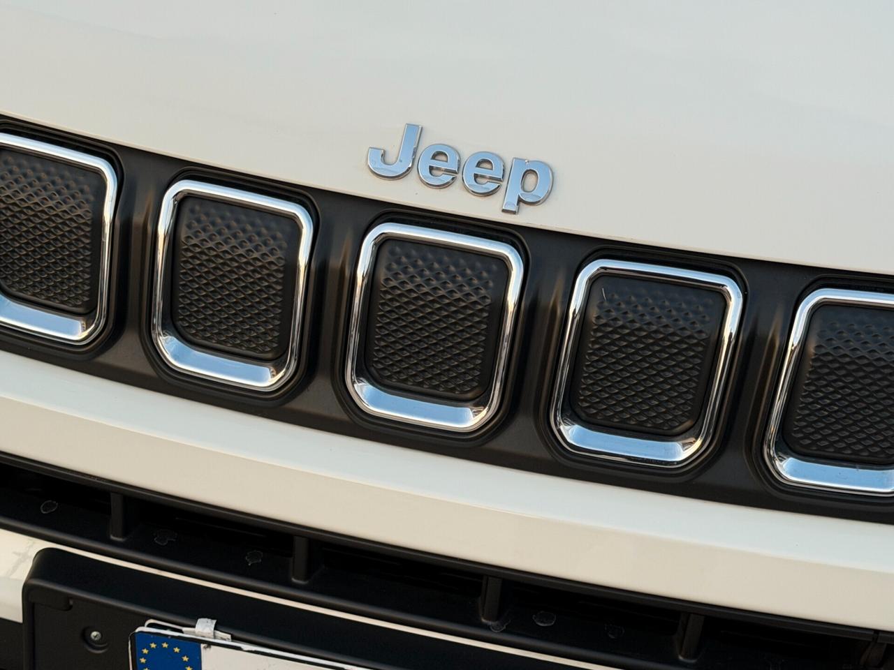 Jeep Compass 2WD 1.6 M.JET 130 cv. BUSINESS (UNav)