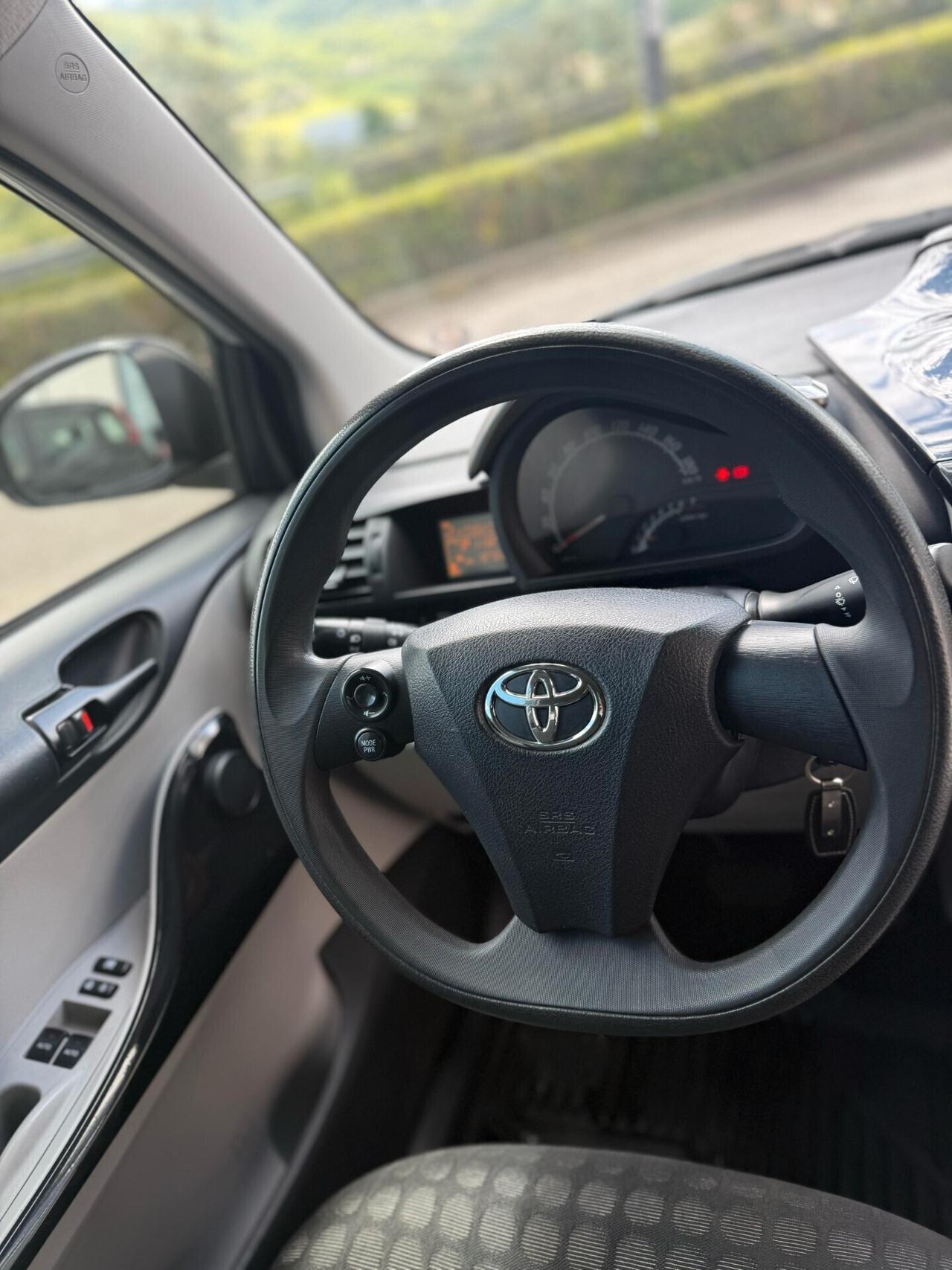 Toyota iQ 1.0 CVT Lounge