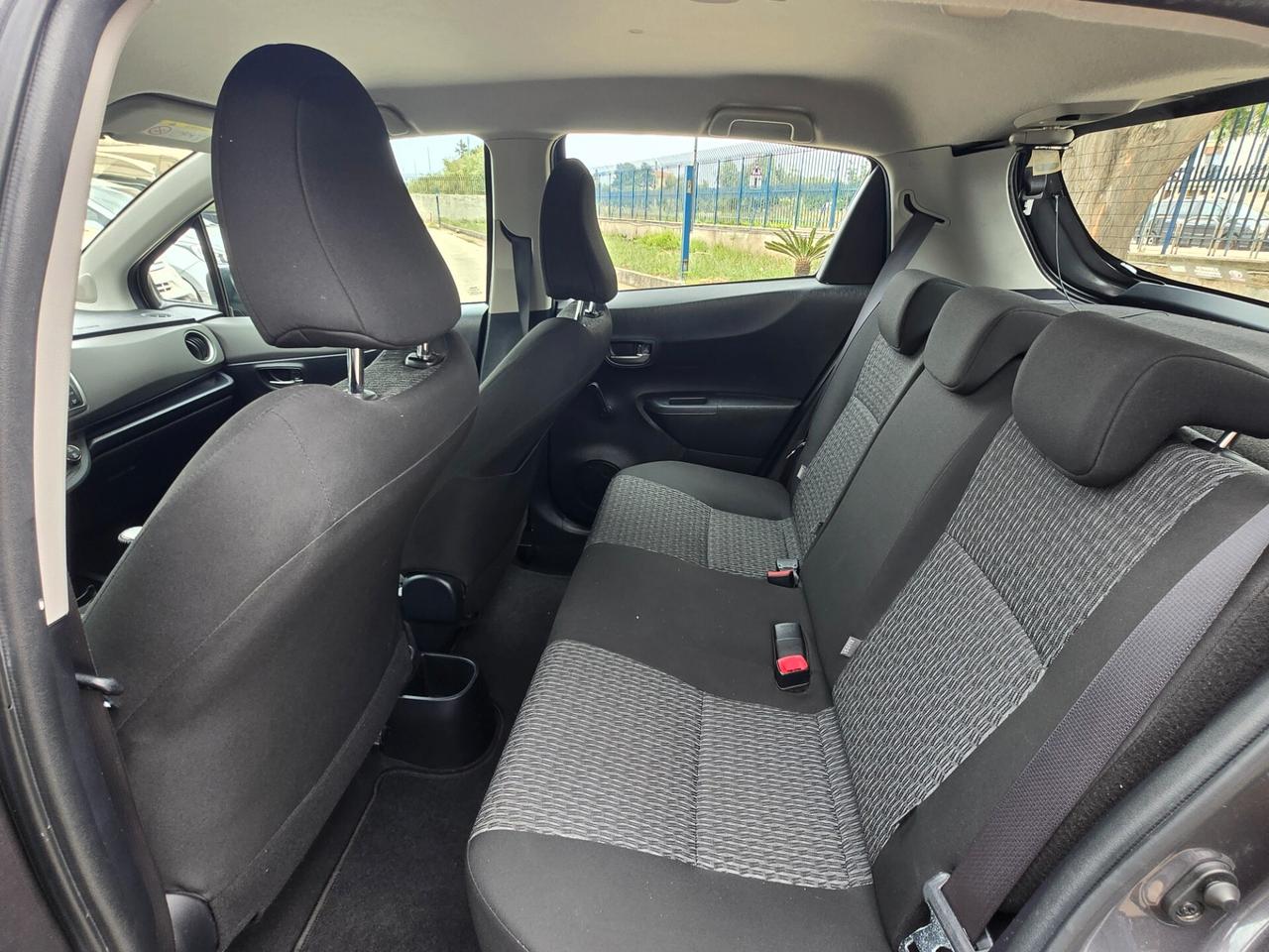 Toyota Yaris 1.0 5 porte Lounge del 2014