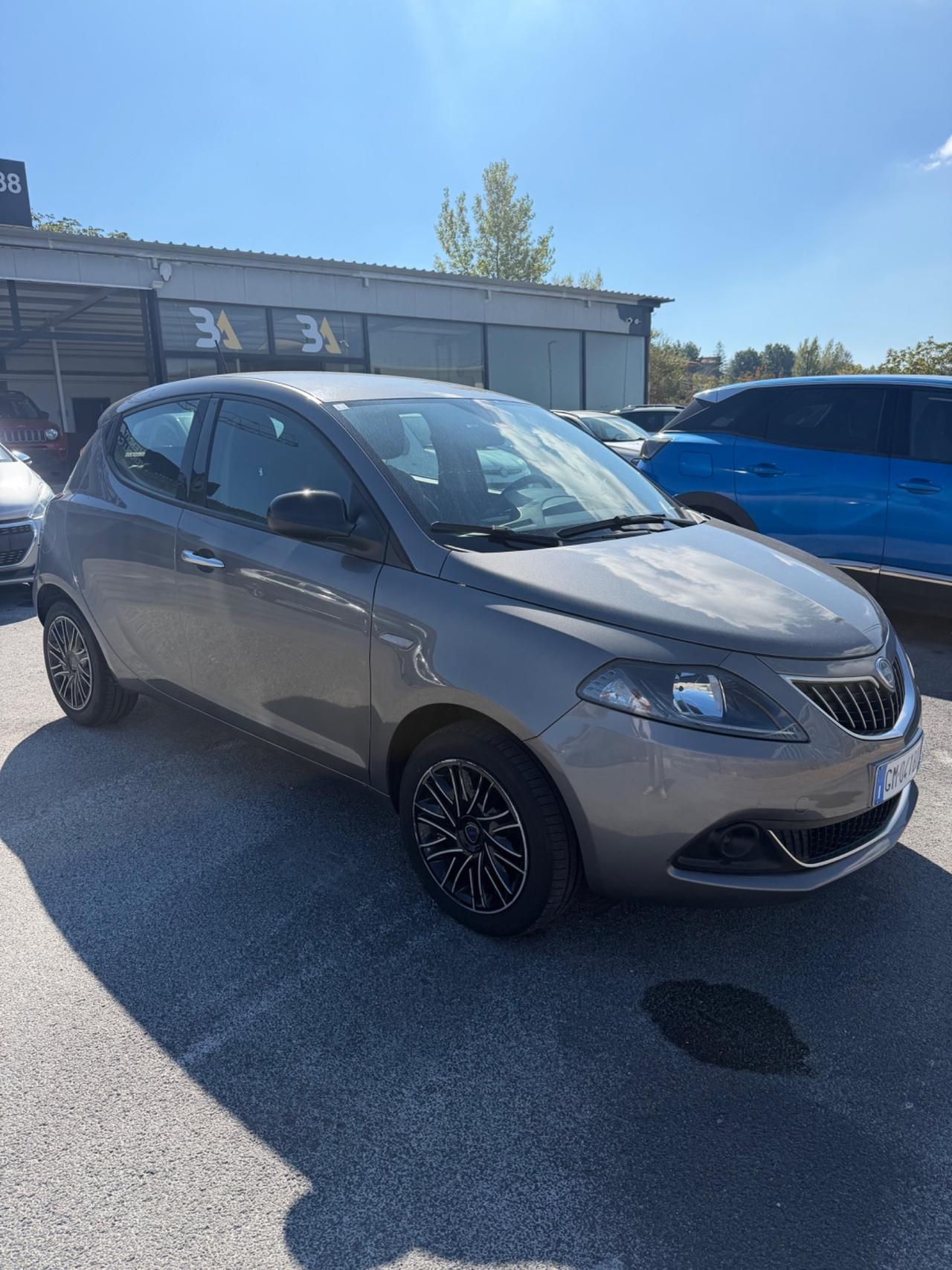 Lancia Ypsilon 1.0 FireFly 5 porte S&S Hybrid Ecochic Silver