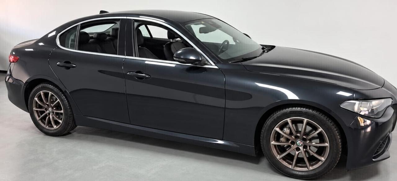 Alfa Romeo Giulia 2.2 Turbodiesel 180 CV AT8 Business Sport Launch Ed.
