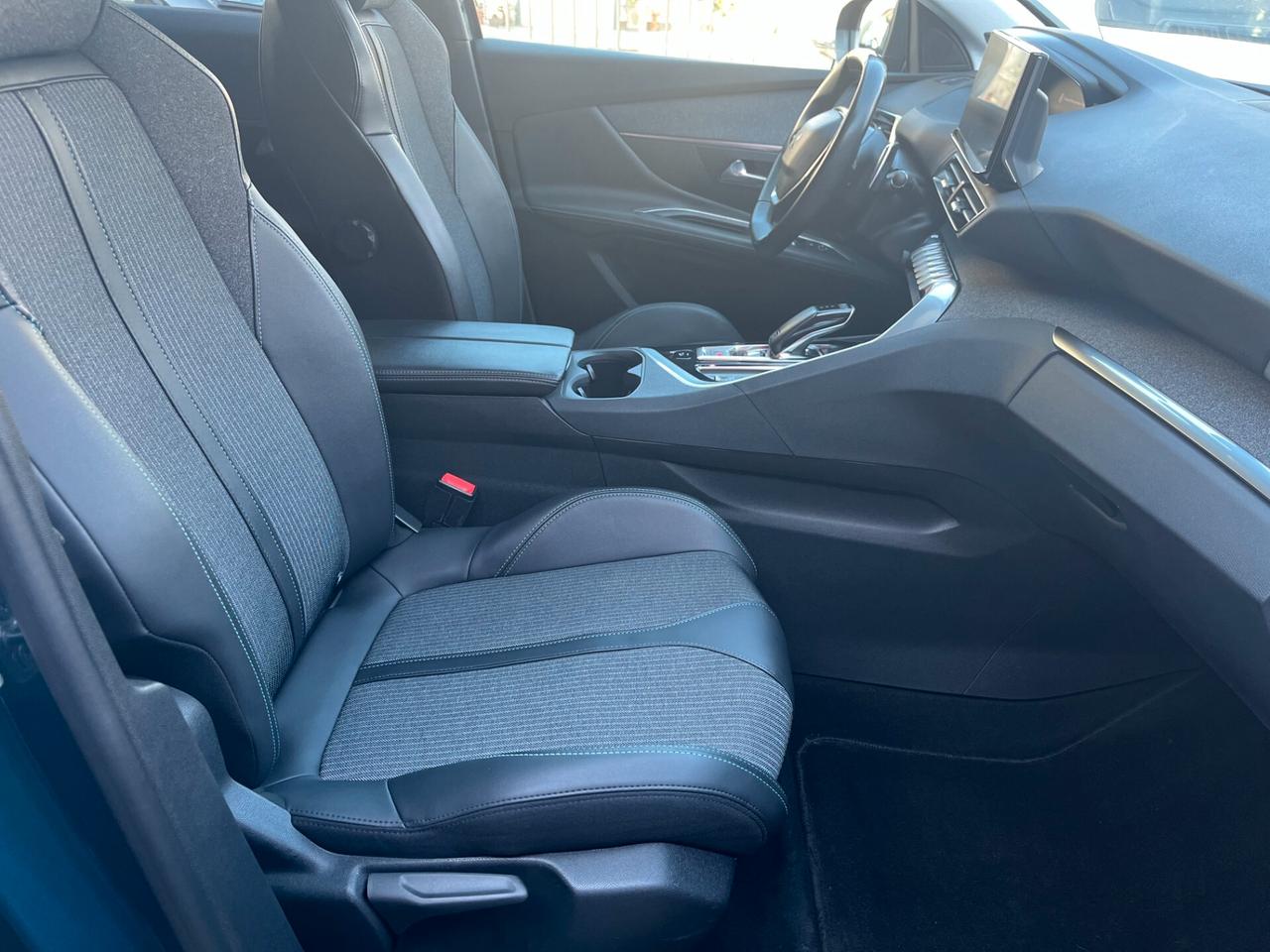 Peugeot 3008 1.5 bluehdi Allure Pack 130 cv