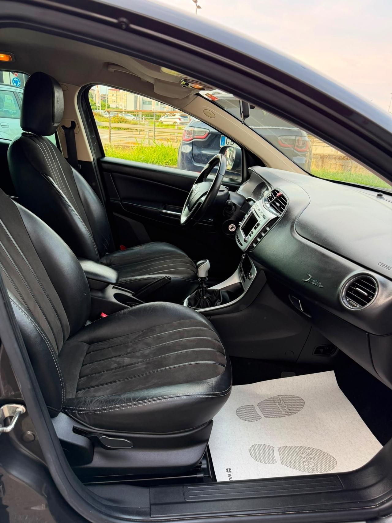 Lancia Delta 1.6 MJT DPF Silver