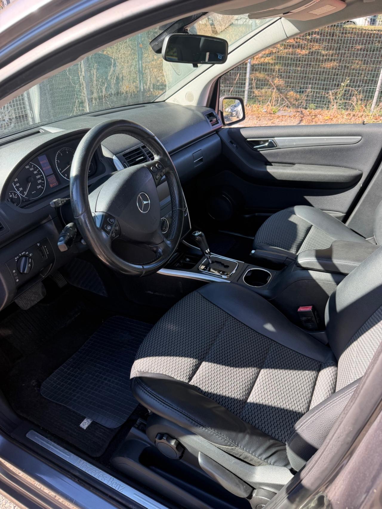 Mercedes-benz A 150 BlueEFFICIENCY Avantgarde
