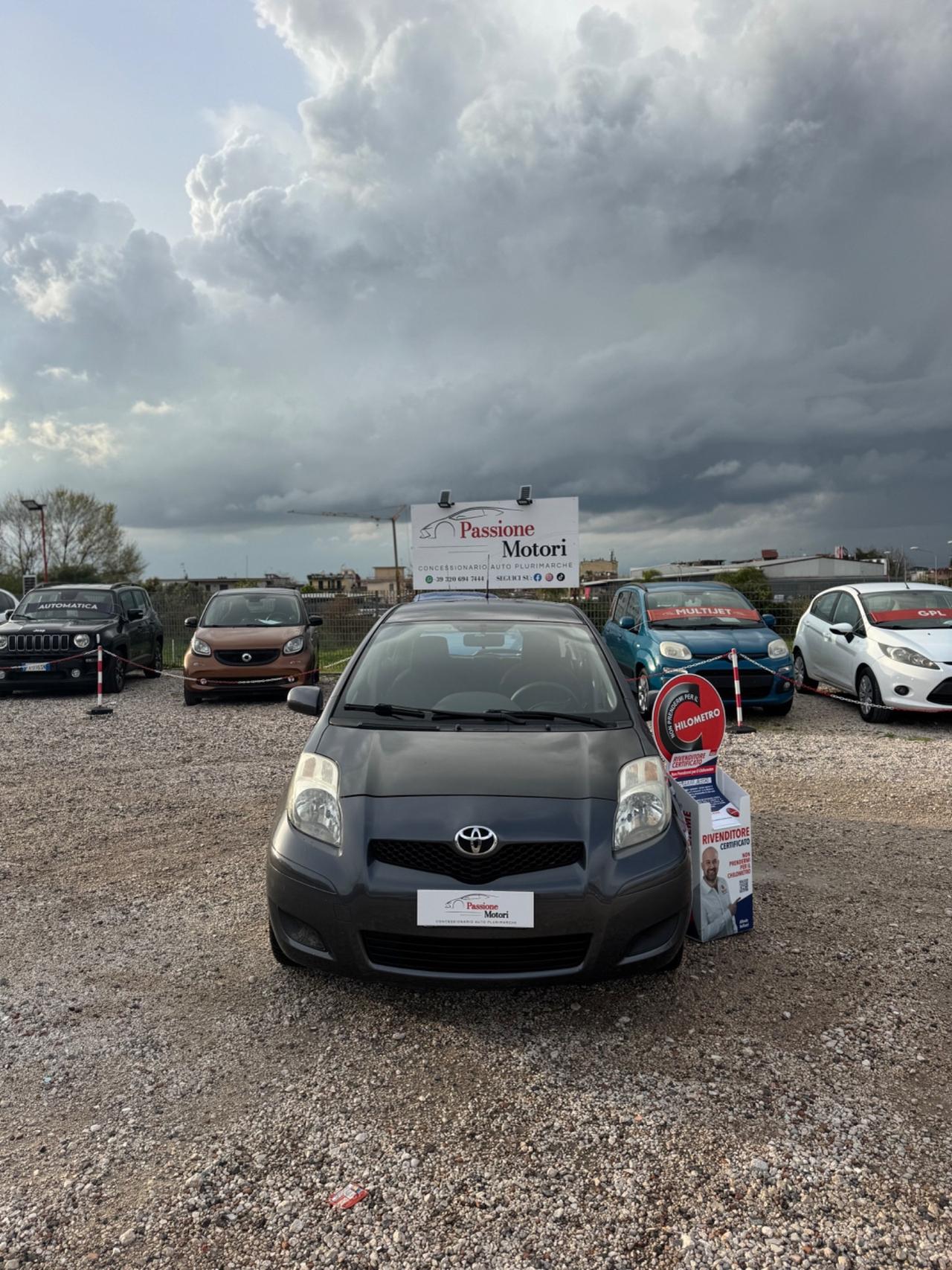 Toyota Yaris 1.0 5 porte
