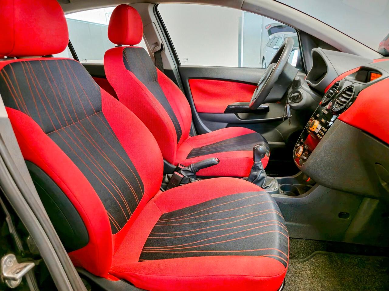 Opel Corsa 1.2 5 porte Cosmo