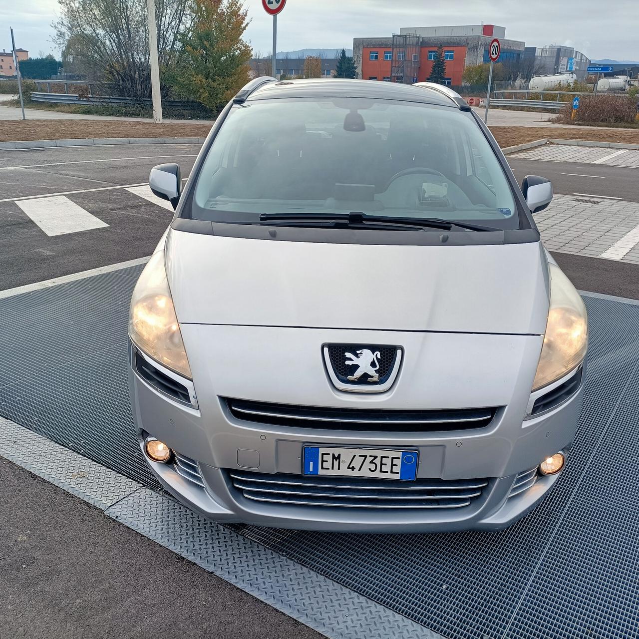 Peugeot 5008 2.0HDI 7POSTI NAVI FULL