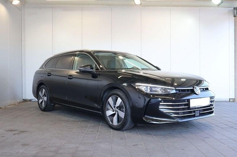 Volkswagen Passat "2.0 TDI 150 CV SCR EVO DSG Elegance Matrix Led 18" Camera Cockpit