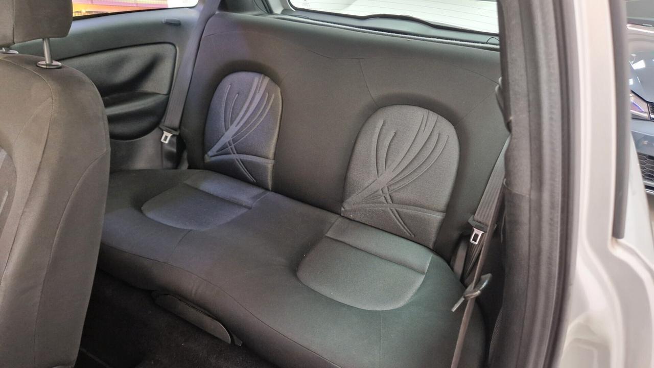 Lancia Ypsilon 1.2 69 CV Unyca