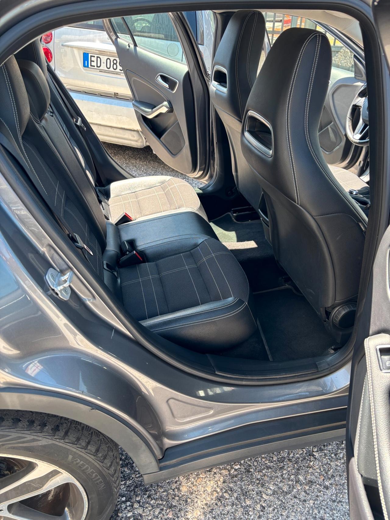 Mercedes-benz GLA 200 d Automatic Premium