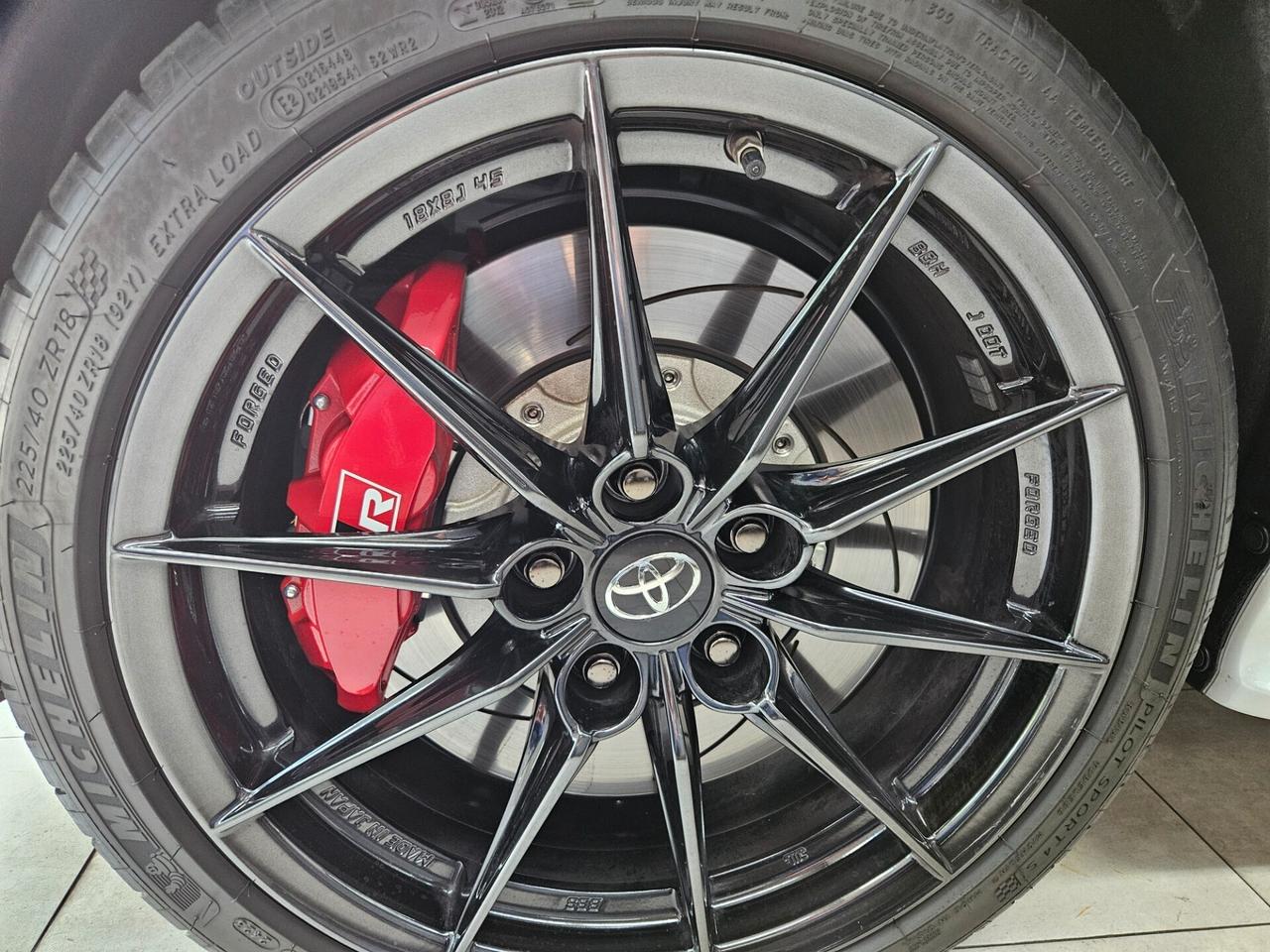 TOYOTA YARIS GR Circuit 261 CV- TRIPLE EDITION 300 ESEMPLARI