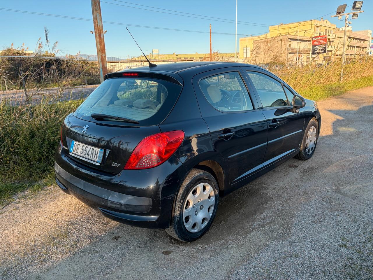 PEUGEOT 207 1.4 HDI 70 CV ADATTA NEOPATENTATI