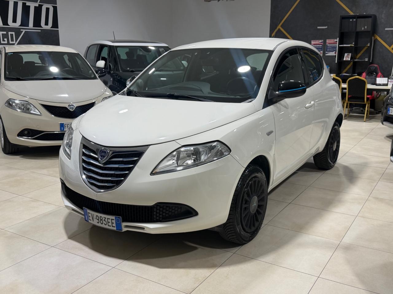 Lancia Ypsilon 0.9 TwinAir 85 CV 5 porte Metano Ecochic Gold