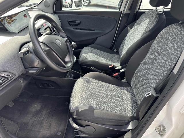 LANCIA Ypsilon 1.0 FireFly 5 porte S&S Hybrid Ecochic Silver