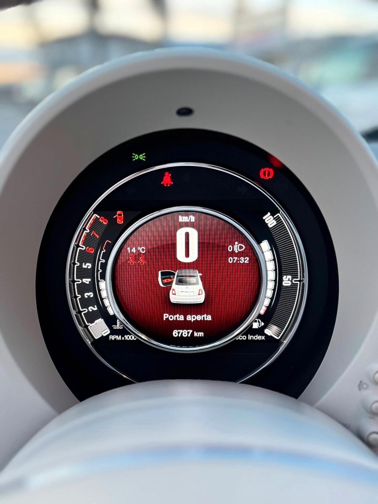 Fiat 500 C 1.0 Hybrid Dolcevita