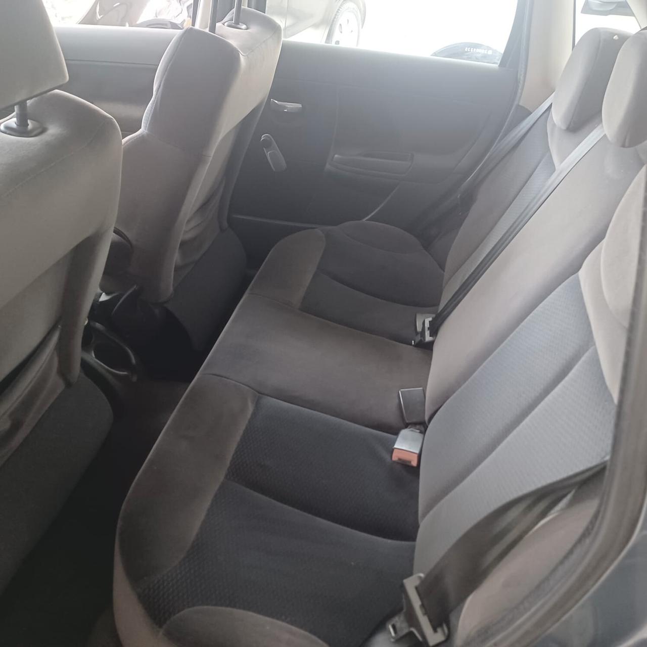 116.478 KM SOLTANTO C3 1.1 PER NEOPATENTATI