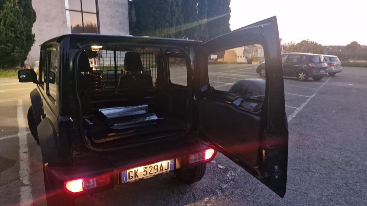 Suzuki Jimny 1.5 5MT PRO (N1)