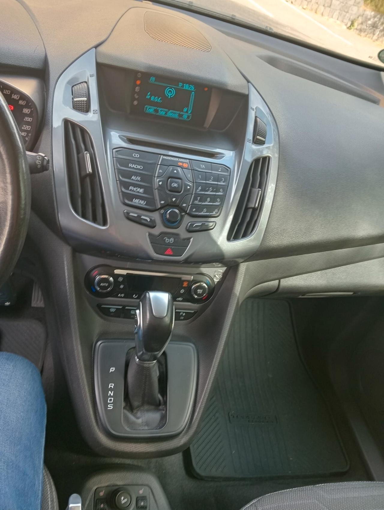 Ford Tourneo Connect Pianale ribassato con rampa disabili in carrozzina