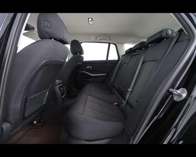 BMW 330 e Touring Business Advantage