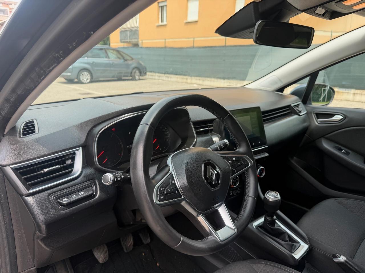 Renault Clio 1.5 dci - NAV. - NEOPATENTATI - 12 MESI DI GARANZIA -