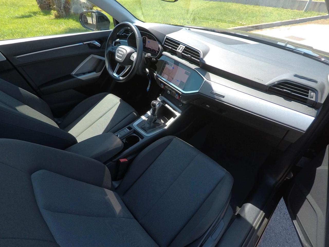 Audi Q3 35 TDI S tronic Business