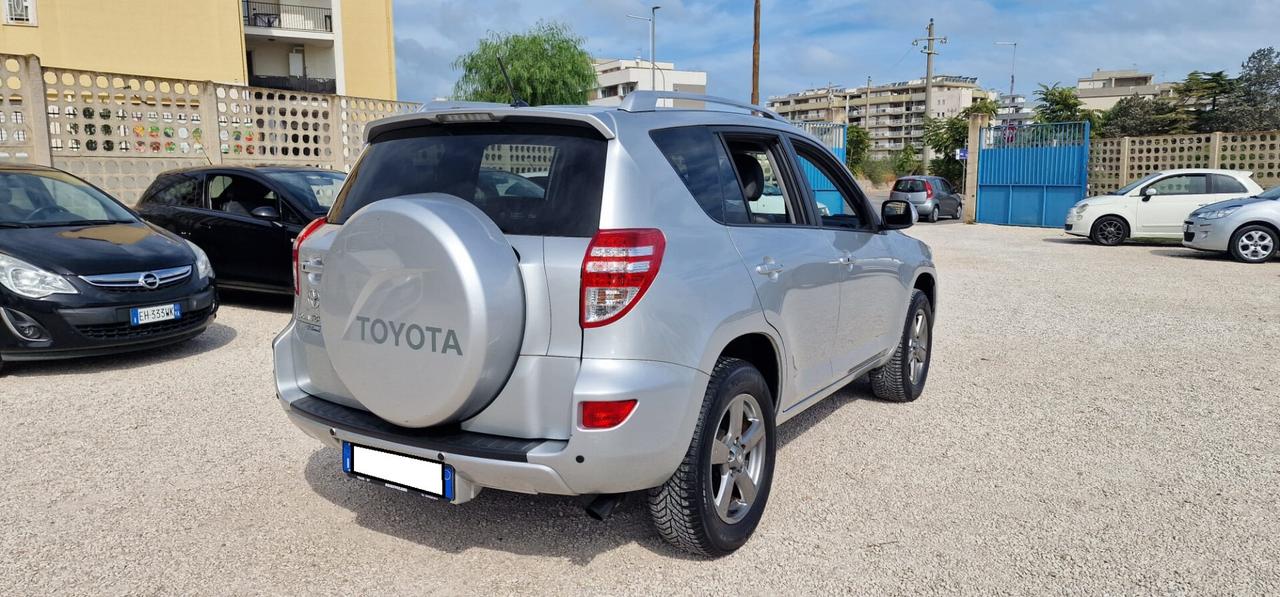 Toyota RAV4 2.2 D-4D 150 CV Lounge 2012