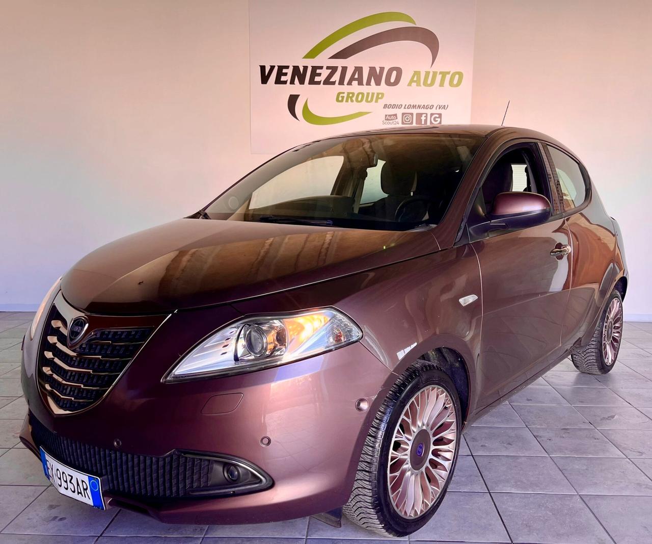 Lancia Ypsilon 1.2 69 CV 5 porte S&S S Momodesign