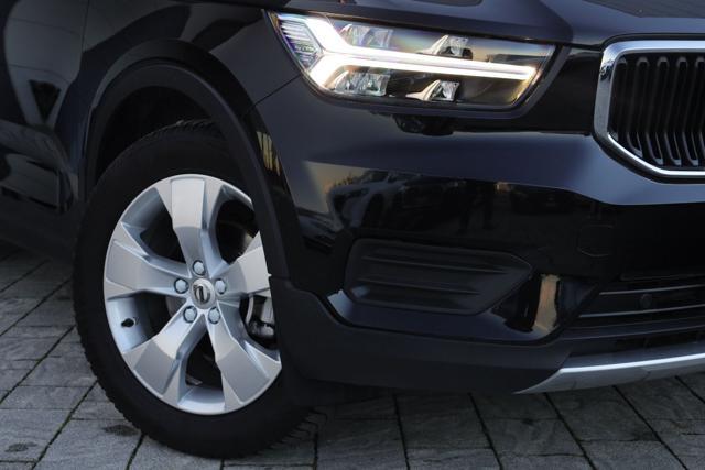 VOLVO XC40 T2 Geartronic Momentum Pro AUTOCARRO N1