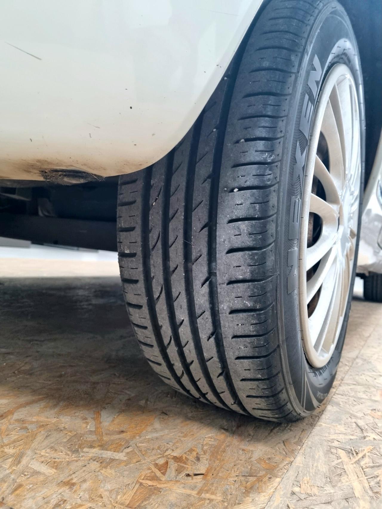 LANCIA YPSILON 1.2 BENZINA 60CV 5p. PLATINO