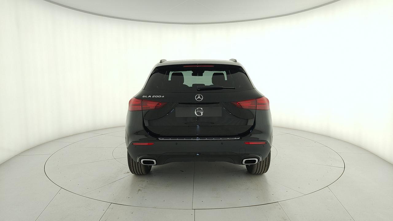 Mercedes-Benz GLA 200 d automatic