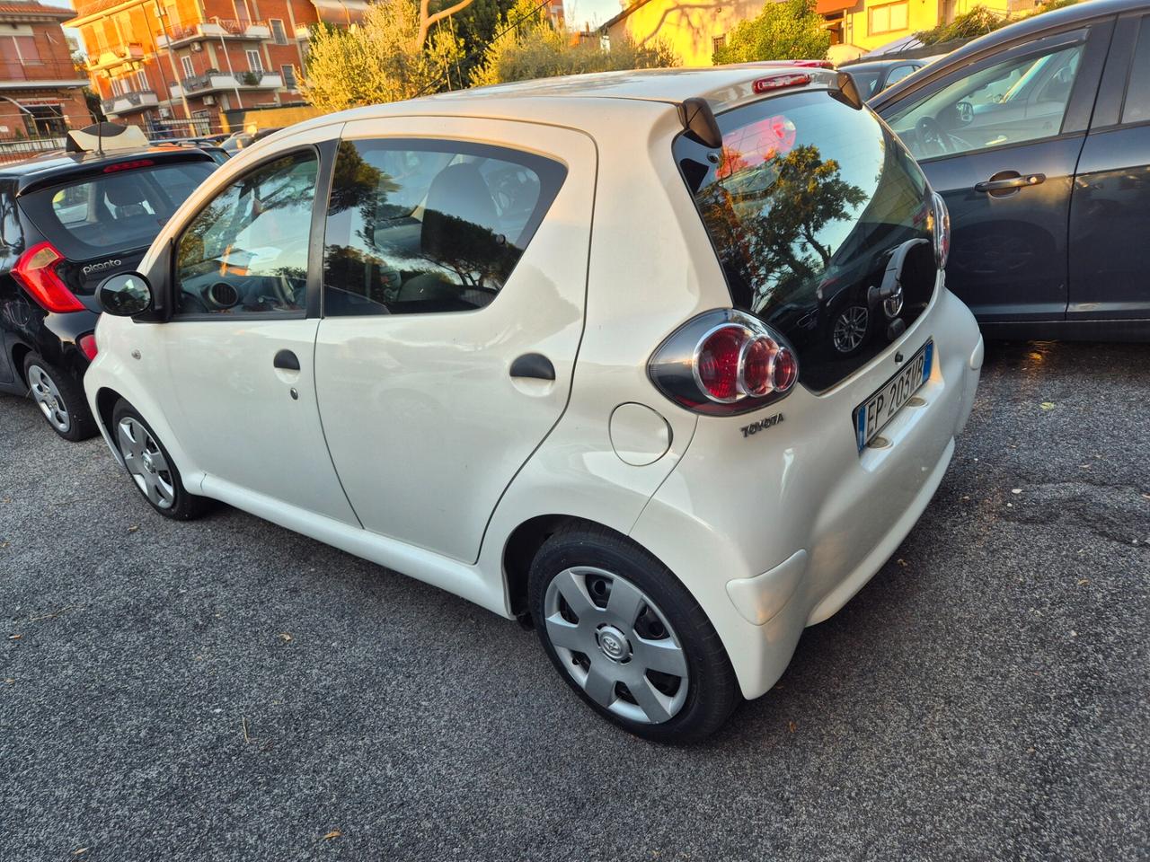 Toyota Aygo 1.0 12V VVT-i 5 porte Orange Connect