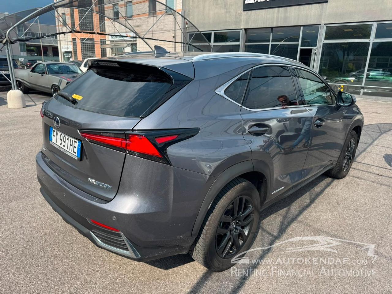 Lexus NX 300h 2.5 Executive 4wd cvt