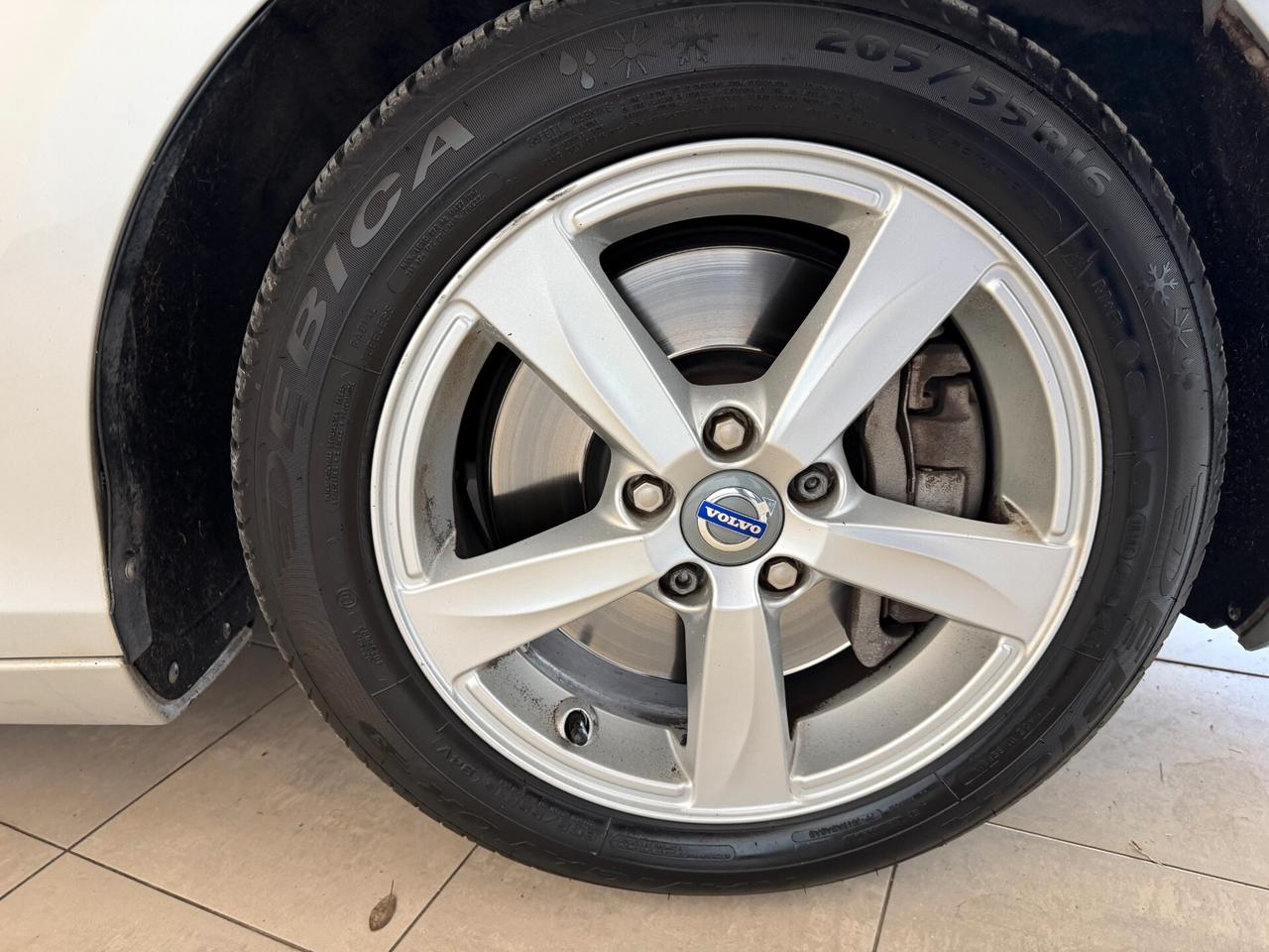 Volvo V40 D2 1.6 Momentum CAMBIO AUTOMATICO