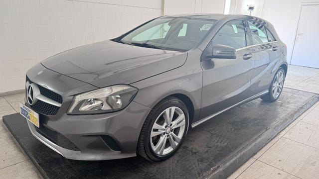 MERCEDES-BENZ A 200 d Sport auto 135cv