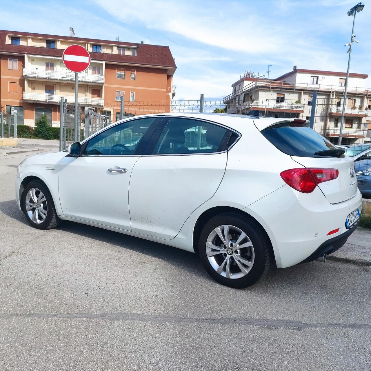 Alfa Romeo Giulietta 1.6 JTDm-2 105 CV Distinctive