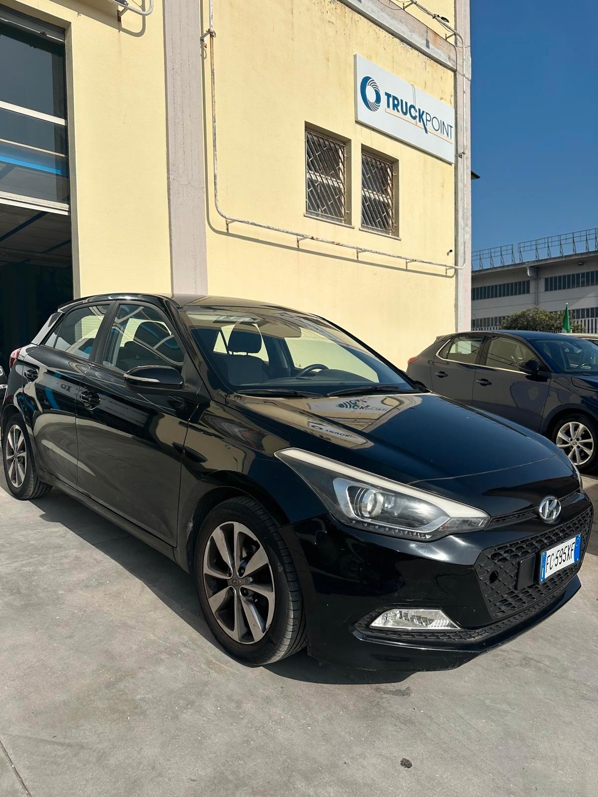 Hyundai i20 BENZINA 2016 ACCESSORIATA NEOPATENTATI