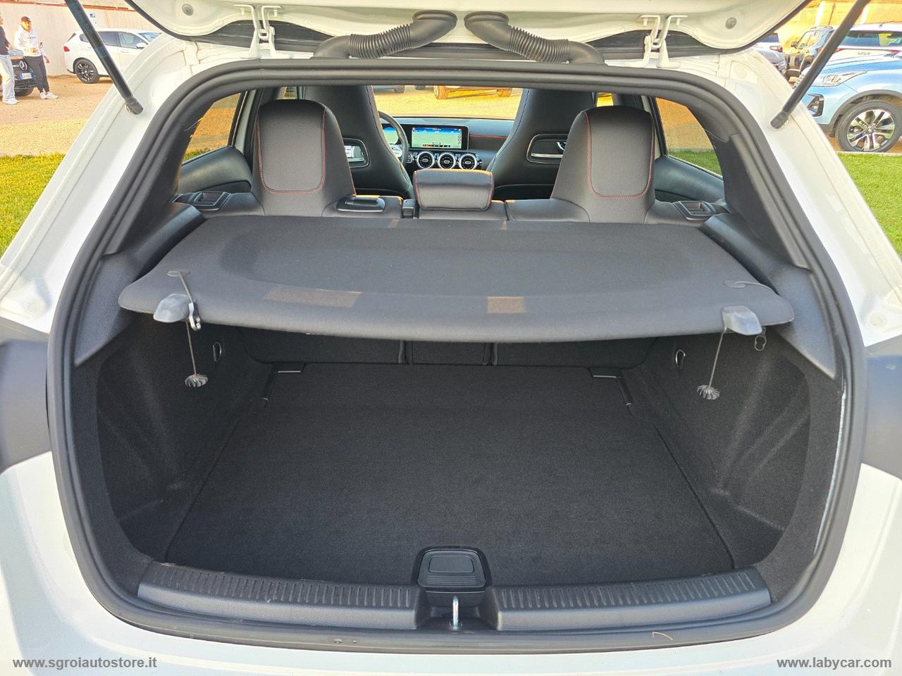 MERCEDES-BENZ A 180 d Automatic Premium NIGHT EDITION