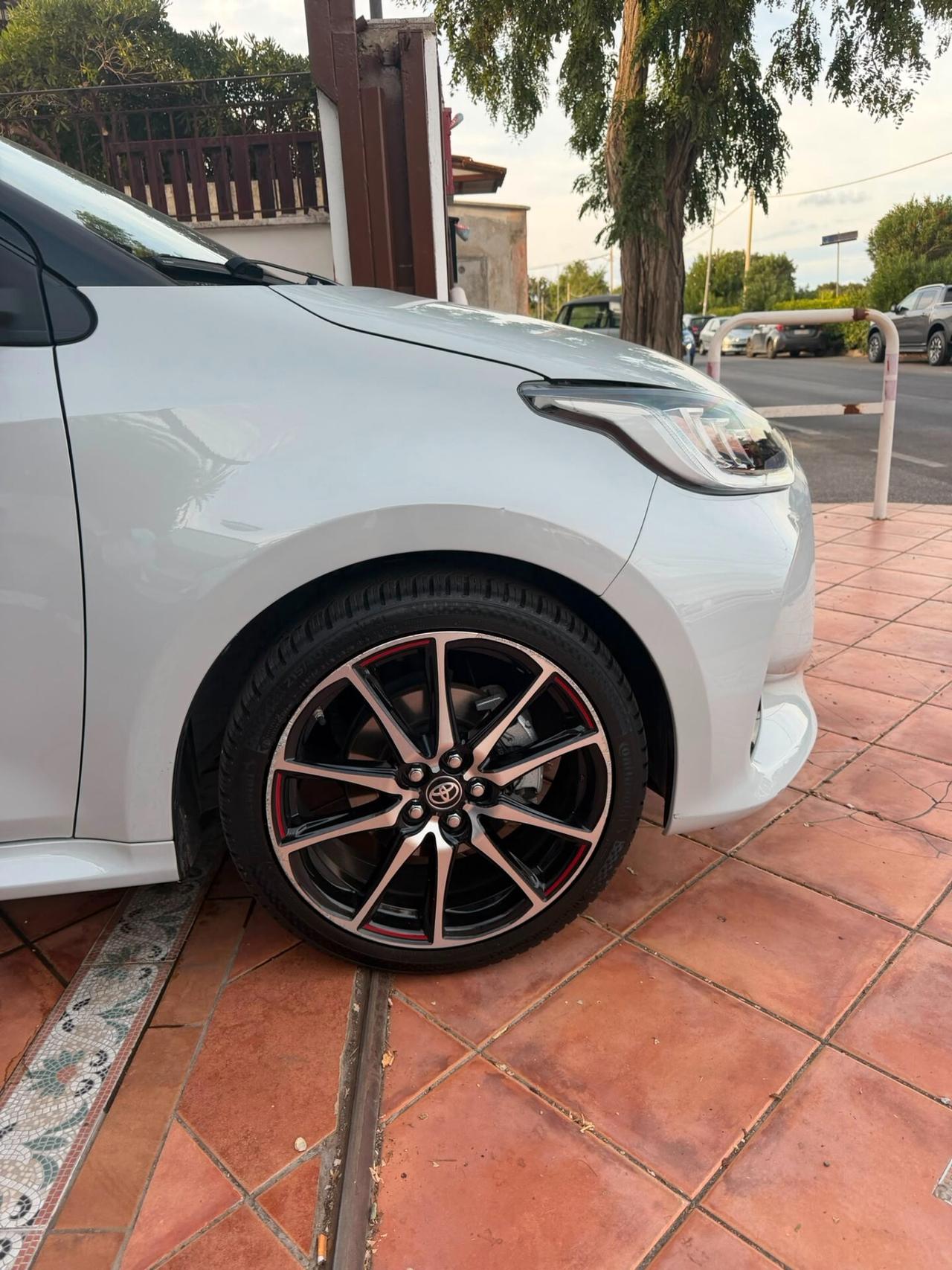 Toyota Yaris 1.5 Hybrid 5 porte GR Sport