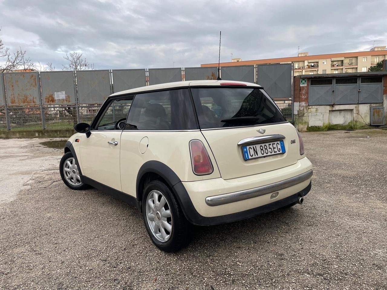 Mini Cooper One 1.6benz Full Soli100milaKM