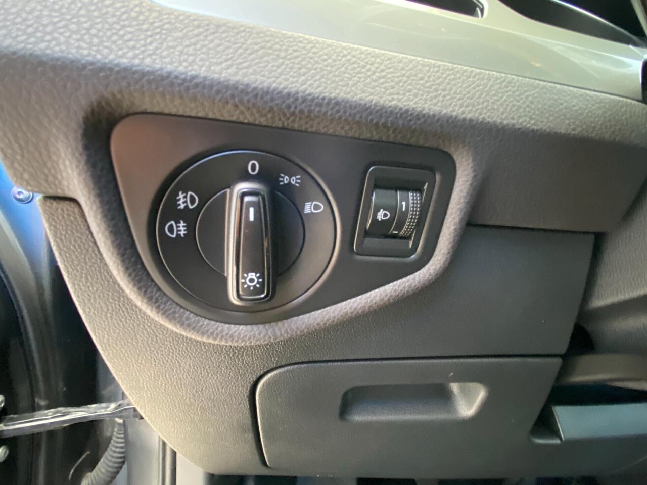 VOLKSWAGEN TOURAN 1.6 TDI COMFORTLINE 7 POSTI