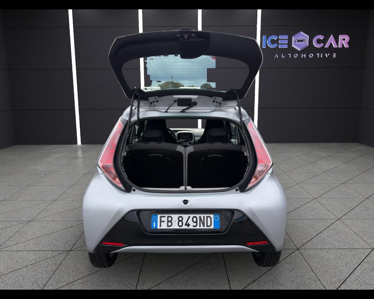 TOYOTA Aygo 1.0 VVT-i 69 CV 5 porte x-play MMT