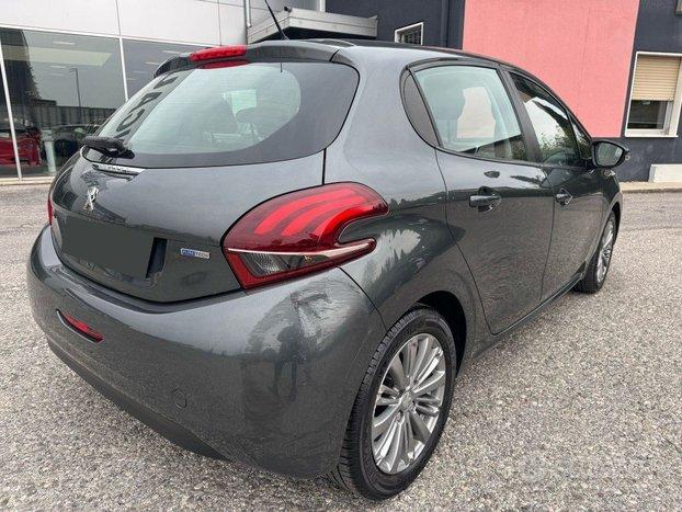PEUGEOT 208 82 5 porte Allure